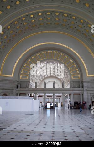 200330 -- WASHINGTON D.C., le 30 mars 2020 -- Union Station est presque vide en raison de l'épidémie de COVID-19 à Washington D.C., États-Unis, le 29 mars 2020. Le nombre de cas de COVID-19 aux États-Unis a dépassé les 140 000, selon le dernier décompte du Centre de science et d ingénierie des systèmes de l Université Johns Hopkins dimanche. U.S.-WASHINGTON D.C.-COVID-19-CAS LiuxJie PUBLICATIONxNOTxINxCHN Banque D'Images