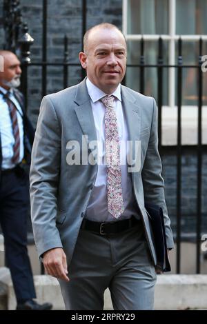 Londres, Royaume-Uni. 05 septembre 2023. Le secrétaire d'Irlande du Nord Chris Heaton-Harris quitte une réunion du cabinet au 10 Downing Street à Londres. Crédit : SOPA Images Limited/Alamy Live News Banque D'Images