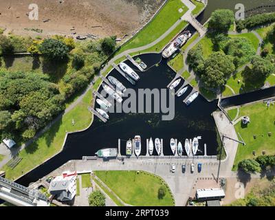 Vue aérienne par drone du bassin Bowling et du port Forth et du canal Clyde Banque D'Images