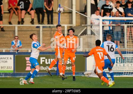 Barrow à Furness, Royaume-Uni. 05 septembre 2023. Matty Virtue #17 de Blackpool têtes claires lors du match du trophée EFL Barrow vs Blackpool au SO Legal Stadium, Barrow-in-Furness, Royaume-Uni, le 5 septembre 2023 (photo Steve Flynn/News Images) à Barrow-in-Furness, Royaume-Uni le 9/5/2023. (Photo Steve Flynn/News Images/Sipa USA) crédit : SIPA USA/Alamy Live News Banque D'Images