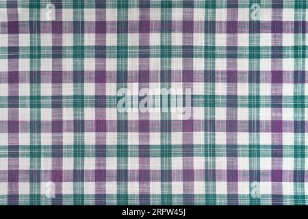 Tissu texturé à carreaux violet et turquoise, motif tartan. Tissu chemise, nappe textile, tissu à carreaux en lin, motif écossais classique. BA Banque D'Images