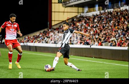 Barnsley, Royaume-Uni, 5 septembre 2023. Arthur Gnahoua lors du match de football en phase de groupes EFL Trophy entre le Barnsley FC et le Grimsby Town FC à Oakwell Stadium, Barnsley, UK.crédit : Jon Corken /Alamy Live News Banque D'Images