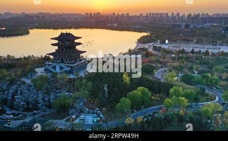 200421 -- PÉKIN, le 21 avril 2020 -- une photo aérienne prise le 11 novembre 2019 montre des paysages hivernaux de Nanhu dans la ville de Tangshan, dans la province du Hebei du nord de la Chine. Xinhua Headlines : poursuivant le développement vert, la Chine s'efforce de protéger la Terre MuxYu PUBLICATIONxNOTxINxCHN Banque D'Images