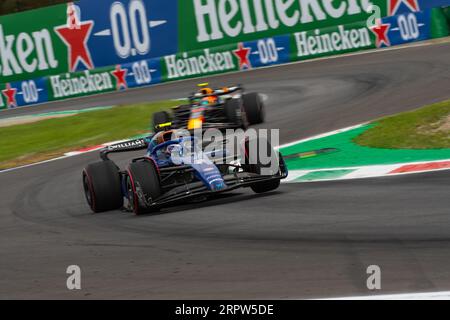 Monza, Italie - 01 SEPTEMBRE 2023, #2 Logan Sargeant (USA, Williams), #11 Sergio Perez (MEX, Red Bull Racing), essais libres avant les qualifications pour le 202 Banque D'Images