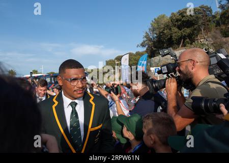 Damian Willemse arrive à la cérémonie. La cérémonie officielle d’accueil de l’équipe nationale sud-africaine de rugby à la coupe du monde de rugby 2023 s’est déroulée à Toulon, dans le sud de la France, camp de base de l’équipe pendant la phase de groupe éliminatoire. Banque D'Images