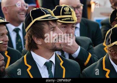 Eben Etzebeth vu à la cérémonie. La cérémonie officielle d’accueil de l’équipe nationale sud-africaine de rugby à la coupe du monde de rugby 2023 s’est déroulée à Toulon, dans le sud de la France, camp de base de l’équipe pendant la phase de groupe éliminatoire. Banque D'Images