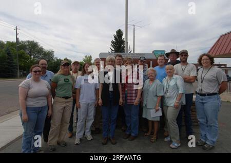 Secrétaire Gale Norton sur le terrain, avec le personnel du bureau de Vernal, Utah du Bureau of Land Management Banque D'Images