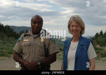 Arrêtez-vous dans l'ouest du Colorado pour assister à la tournée de la secrétaire Gale Norton, qui a montré les points forts par le personnel de Grand Junction et d'autres bureaux de terrain du Colorado du Bureau of Land Management Banque D'Images