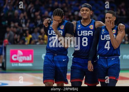 Manille, Philippines. 05 septembre 2023. Brandon Ingram (G), Paolo Banchero (C) et Tyrese Haliburton (D) des États-Unis exultent lors de la deuxième manche de la coupe du monde de basket-ball FIBA 2023 entre les États-Unis et l’Italie au Mall of Asia Arena-Manille. Score final ; États-Unis 109:63 Italie. Crédit : SOPA Images Limited/Alamy Live News Banque D'Images