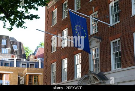 200603 -- LONDRES, le 3 juin 2020 -- une photo prise le 28 mai 2020 montre le Bureau de liaison du Parlement européen au Royaume-Uni à Londres, en Grande-Bretagne. La Grande-Bretagne et l’Union européenne ont entamé mardi un quatrième cycle de négociations sur un accord commercial post-Brexit. Les négociateurs de Londres et de Bruxelles engageront des discussions intensives au cours de la semaine à venir par liaison vidéo. GRANDE-BRETAGNE-LONDRES-POST-BREXIT-NÉGOCIATIONS HANXYAN PUBLICATIONXNOTXINXCHN Banque D'Images