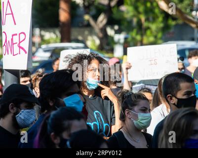 200607 -- SAN FRANCISCO, le 7 juin 2020 -- des personnes assistent à une manifestation contre la mort de George Floyd à Santa Clara, dans la région de la baie de San Francisco, aux États-Unis, le 5 juin 2020. Photo de /Xinhua U.S.-SAN FRANCISCO-GEORGE FLOYD-PROTEST DongxXudong PUBLICATIONxNOTxINxCHN Banque D'Images