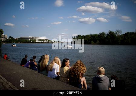 200615 -- WASHINGTON D.C., le 15 juin 2020 Xinhua -- salon personnel au Georgetown Waterfront Park à Washington D.C., États-Unis, le 14 juin 2020. Photo de Ting Shen/Xinhua U.S.-WASHINGTON D.C.-COVID-19 PUBLICATIONxNOTxINxCHN Banque D'Images