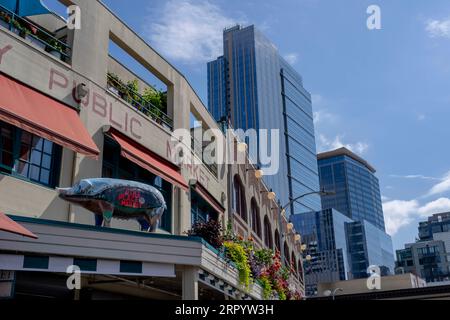 Seattle, WA, États-Unis. 5 septembre 2023. Pike place Market est un marché public situé à Seattle, dans l'État de Washington, aux États-Unis. Il a ouvert ses portes le 17 août 1907 et est l'un des plus anciens marchés publics de producteurs aux États-Unis. (Image de crédit : © Walter G Arce SR Grindstone Medi/ASP) USAGE ÉDITORIAL SEULEMENT! Non destiné à UN USAGE commercial ! Banque D'Images