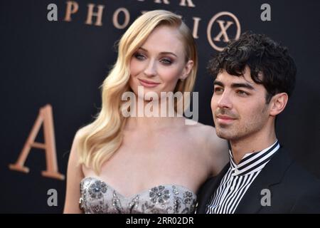 Los Angeles, inconnue. 06 septembre 2023. La photo du dossier datée du 04 juin 2019 montre Sophie Turner et Joe Jonas assistent à la première de 'Dark Phoenix' de 20th Century Fox au TCL Chinese Theatre à Los Angeles, Californie, États-Unis. Joe Jonas et Sophie Turner se séparent. Le chanteur a déposé une demande de divorce en Floride mardi dans le comté de Miami Dade. La pétition déclare que le mariage est « irrémédiablement rompu » comme motif de dissolution. Photo de Lionel Hahn/ABACAPRESS.COM crédit : Abaca Press/Alamy Live News Banque D'Images