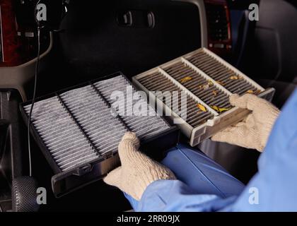 Anciens et nouveaux filtres à air de climatiseur de voiture Banque D'Images