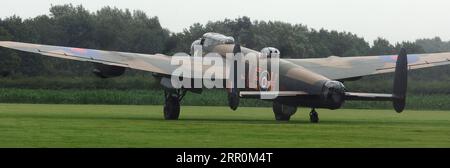 East Kirkby, Lincolnshire, Royaume-Uni, 2023. L'Avro Lancaster est un bombardier lourd britannique de la Seconde Guerre mondiale. Banque D'Images