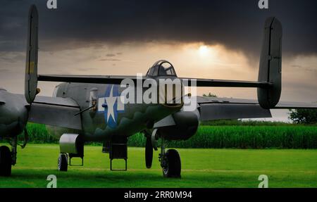 East Kirkby, Lincolnshire, Royaume-Uni, 2023. Le North American B-25 Mitchell est un bombardier moyen américain introduit en 1941 Banque D'Images