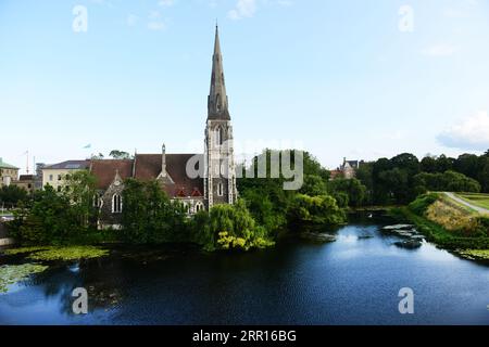 Une vue sur le St. Église d'Alban du Kastellet à Copenhague, Danemark. Banque D'Images