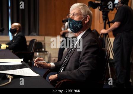 200909 -- WASHINGTON, le 9 septembre 2020 -- Francis Collins, directeur des National Institutes of Health des États-Unis, assiste à l'audience du Comité sénatorial américain de la santé, de l'éducation, du travail et des pensions intitulée Vaccines: sauver des vies, assurer la confiance et protéger la santé publique sur Capitol Hill à Washington, D.C., États-Unis, le 9 septembre 2020. Greg Nash/Pool via Xinhua U.S.-WASHINGTON, D.C.-VACCIN-HEARING LiuxJie PUBLICATIONxNOTxINxCHN Banque D'Images