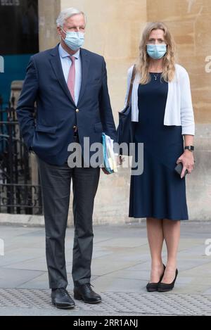 200911 -- LONDRES, le 11 septembre 2020 -- Michel Barnier L, négociateur en chef de l'UE pour le Brexit, se rend au Département britannique des affaires, de l'énergie et de la stratégie industrielle à Londres, le 10 septembre 2020. De hauts fonctionnaires de l’Union européenne, de l’UE et de la Grande-Bretagne se sont rencontrés jeudi à Londres pour des discussions organisées à la hâte sur un projet de loi controversé sur le Brexit, le Premier ministre britannique Boris Johnson ayant l’intention de passer outre à des parties clés de l’accord de retrait précédemment conclu avec Bruxelles. Photo de /Xinhua BRITAIN-LONDON-BREXIT BILL-TALKS RayxTang PUBLICATIONxNOTxINxCHN Banque D'Images