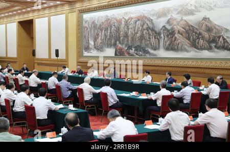 200911 -- PÉKIN, le 11 septembre 2020 -- le président chinois Xi Jinping, également secrétaire général du Comité central du Parti communiste chinois et président de la Commission militaire centrale, préside un symposium auquel ont assisté des scientifiques à Pékin, capitale de la Chine, le 11 septembre 2020. CHINE-PÉKIN-XI JINPING-SYMPOSIUMCN YaoxDawei PUBLICATIONxNOTxINxCHN Banque D'Images