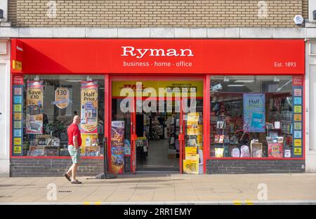 Magasin de papeterie Ryman à Wimbledon High Street, le 6 septembre 2023 Banque D'Images