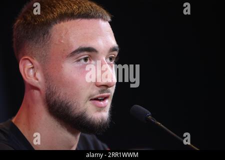 Tubize, Belgique. 06 septembre 2023. Le Belge Zeno Debast photographié lors d'une conférence de presse de l'équipe nationale belge de football Red Devils, mercredi 06 septembre 2023, au siège de la Royal Belgian football Association RBFA à Tubize. Les Devils affronteront l'Azerbaïdjan et l'Estonie plus tard ce mois-ci. BELGA PHOTO VIRGINIE LEFOUR crédit : Belga News Agency/Alamy Live News Banque D'Images