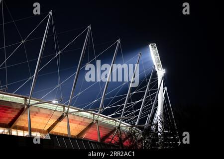 Vue au crépuscule sur la célèbre Skyline de Melbourne et le stade Melbourne Cricket Ground à Melbourne, Victoria, Australie Banque D'Images