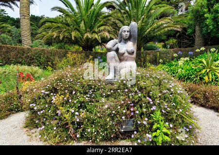 Sculpture de la déesse, Déesse de la Terre Gaia, artiste David Wynne, jardin de l'abbaye de Tresco, Îles Scilly, Cornwall, Angleterre, Royaume-Uni Banque D'Images