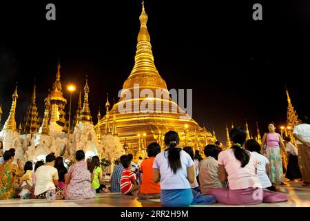 Pagode Shwedagon, Yangon, Yangon Division, Myanmar, Birmanie Banque D'Images