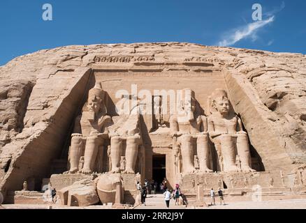 201013 -- PÉKIN, 13 octobre 2020 -- une photo prise le 28 octobre 2019 montre le Grand Temple d'Abou Simbel à Assouan, en Égypte. AFRIQUE-PAYSAGE NATUREL-CULTURE COUTUME WuxHuiwo PUBLICATIONxNOTxINxCHN Banque D'Images