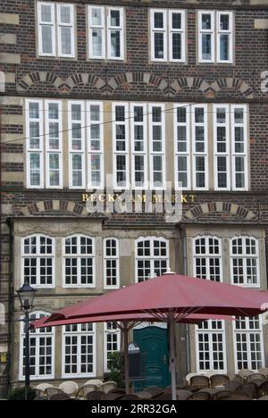 Restaurant Beck's Am Markt dans un bâtiment historique. Banque D'Images