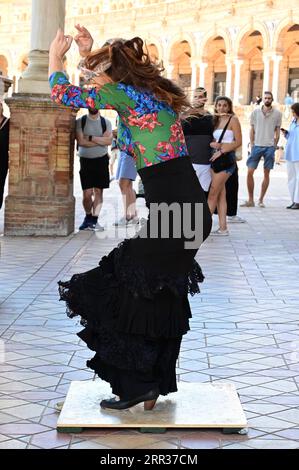 Danse flamenco à la Plaza de Espana à Séville. Banque D'Images