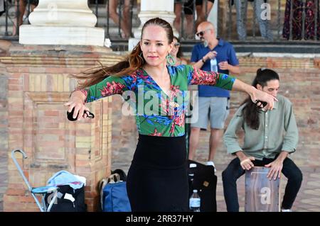 Danse flamenco à la Plaza de Espana à Séville. Banque D'Images