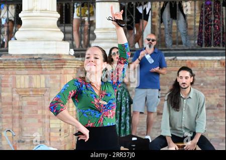 Danse flamenco à la Plaza de Espana à Séville. Banque D'Images