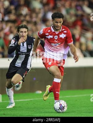 Barnsley, Royaume-Uni. 05 septembre 2023. Kyran Lofthouse #15 de Barnsley rompt avec le ballon lors du match du Trophée EFL Barnsley vs Grimsby Town à Oakwell, Barnsley, Royaume-Uni, le 5 septembre 2023 (photo de Mark Cosgrove/News Images) à Barnsley, Royaume-Uni le 9/5/2023. (Photo de Mark Cosgrove/News Images/Sipa USA) crédit : SIPA USA/Alamy Live News Banque D'Images