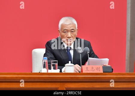 201030 -- BEIJING, le 30 octobre 2020 -- Wang Zhigang, ministre chinois des Sciences et de la technologie, prend la parole lors d'une conférence de presse à Beijing, capitale de la Chine, le 30 octobre 2020. Le Comité central du PCC du Parti communiste chinois a tenu une conférence de presse vendredi pour présenter et développer les principes directeurs de la cinquième session plénière du 19e Comité central du PCC. CHINE-PÉKIN-CPC COMITÉ CENTRAL-CONFÉRENCE DE PRESSE CN LIXXIN PUBLICATIONXNOTXINXCHN Banque D'Images