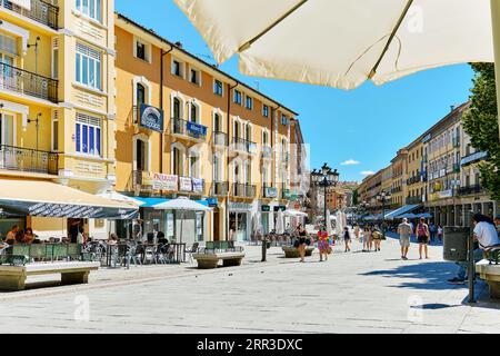 Ségovie, Espagne - 28 juin 2021 : place Azoguejo de l'ancienne ville espagnole de Ségovie. Castille et Léon. Espagne Banque D'Images