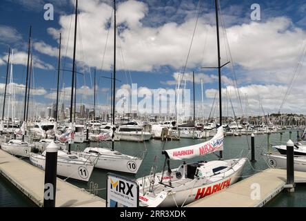 201113 -- AUCKLAND, le 13 novembre 2020 -- la photo prise le 10 octobre 2020 montre le port Royal Yacht d'Auckland, en Nouvelle-Zélande. Auckland, avec une population d'environ 1,5 millions d'habitants, est une ville métropolitaine de l'île du Nord de la Nouvelle-Zélande. CitySketchNEW ZEALAND-AUCKLAND GuoxLei PUBLICATIONxNOTxINxCHN Banque D'Images