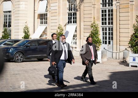 Paris, France. 06 septembre 2023. Partie de la délégation calédonienne et membres du groupe de travail "nickel" au Hôtel de Matignon. Paris, 6 septembre 2023. Photos de Jérémy Paoloni/ABACAPRESS.COM crédit : Abaca Press/Alamy Live News Banque D'Images