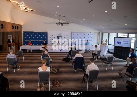 201125 -- SYDNEY, 25 novembre 2020 -- la photo prise le 25 novembre 2020 montre la conférence de presse tenue au Cruising Yacht Club of Australia à Sydney, en Australie. La 76e Sydney Hobart Yacht Race en Australie aura lieu en 2020, mais avec une flotte presque entièrement nationale, ont officiellement annoncé mercredi les officiels de la course, avant le départ emblématique du 26 décembre. Photo de /Xinhua SPAUSTRALIA-SYDNEY-HOBART YACHT RACE ZhuxHongye PUBLICATIONxNOTxINxCHN Banque D'Images