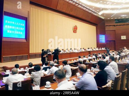 201229 -- BEIJING, le 29 décembre 2020 -- Une séance plénière de la 20e session du Comité permanent de l Assemblée populaire nationale du 13e Congrès national se tient à Beijing, capitale de la Chine, le 30 juin 2020. Les 10 principaux événements de presse chinois de Xinhua en 2020 4. La Chine adopte une loi sur la sauvegarde de la sécurité nationale à Hong Kong la plus haute législature de la Chine a voté le 30 juin en faveur de l adoption de la loi de la République populaire de Chine sur la sauvegarde de la sécurité nationale dans la région administrative spéciale de Hong Kong. Il est entré en vigueur à la même date, après que le président Xi Jinping a signé un décret pour sa promulgation. La loi prévoit un sup. Légal Banque D'Images