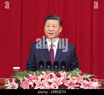 201231 -- PÉKIN, le 31 décembre 2020 -- le président chinois Xi Jinping, également secrétaire général du Comité central du Parti communiste chinois et président de la Commission militaire centrale, prononce un discours important lors du rassemblement du nouvel an organisé par le Comité national de la Conférence consultative politique du peuple chinois CPPCC à Beijing, capitale de la Chine, le 31 décembre 2020. CHINE-PÉKIN-CPPCC-NOUVEL AN RASSEMBLEMENT CN YAOXDAWEI PUBLICATIONXNOTXINXCHN Banque D'Images