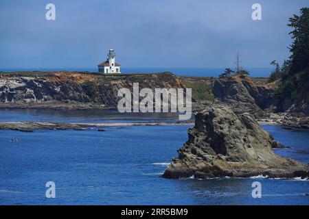 Phare historique de Cape Arago sur la côte de l'Oregon Banque D'Images