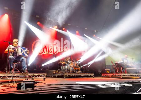 Edimbourg, Royaume-Uni. 06 septembre 2023. Peat et Diesel se produisent en direct au Edge Festival au Lilliardsedge Holiday Park & Golf course, le dimanche 3 septembre 2023 crédit : Alan Rennie/Alamy Live News Banque D'Images