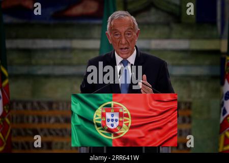 210125 -- LISBONNE, le 25 janvier 2021 -- Marcelo Rebelo de Sousa s'adresse à la nation après avoir remporté l'élection présidentielle portugaise à Lisbonne, Portugal, le 24 janvier 2021. Le président portugais sortant Marcelo Rebelo de Sousa a été réélu lors de l élection présidentielle de dimanche, résultats partiels ont montré. Un autre mandat de cinq ans de Rebelo de Sousa débutera le 9 mars 2021. Photo de /Xinhua PORTUGAL-LISBONNE-PRÉSIDENT RÉÉLU PedroxFiuza PUBLICATIONxNOTxINxCHN Banque D'Images