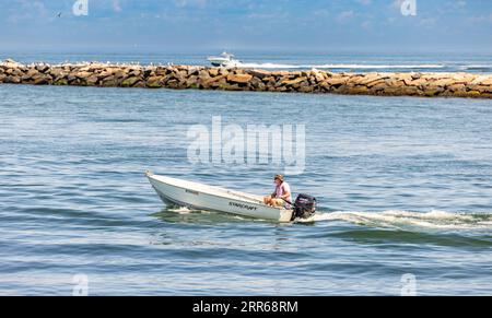 petit dingy parti de montauk Banque D'Images