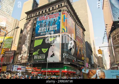 Publicité à Times Square NYC Banque D'Images