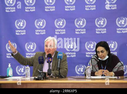 210304 -- PÉKIN, le 4 mars 2021 -- Directeur de l'Office de secours et de travaux des Nations Unies pour les réfugiés de Palestine dans le proche-Orient opérations de l'UNRWA dans la bande de Gaza Matthias Schmale L prend la parole lors d'une conférence de presse dans la ville de Gaza, le 3 mars 2021. L’UNRWA a déclaré mercredi que les conditions de vie des réfugiés palestiniens dans la bande de Gaza assiégée se détérioraient. Photo de /Xinhua XINHUA PHOTOS DU JOUR RizekxAbdeljawad PUBLICATIONxNOTxINxCHN Banque D'Images