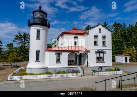 Coupeville, WA, États-Unis. 6 septembre 2023. 06 septembre 2023-Coupeville, WA : le phare de l'Admiralty Head est une aide à la navigation désactivée située sur l'île Whidbey près de Coupeville, Washington, sur le terrain du parc d'État de fort Casey. (Image de crédit : © Walter G Arce SR Grindstone Medi/ASP) USAGE ÉDITORIAL SEULEMENT! Non destiné à UN USAGE commercial ! Banque D'Images